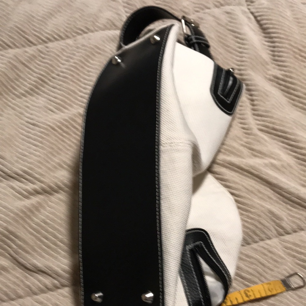 Women’s Black and White Purse - Picture 5 of 6